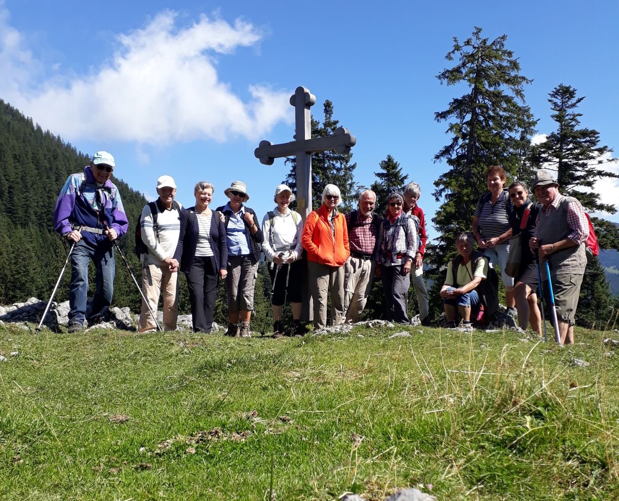 Wandergruppe Wandergruppe 60+ der Emmauskirche auf dem Berg